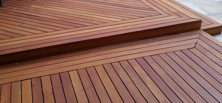 Redwood Decking Material in Huntington Park, CA